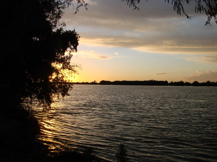 http://www.fotonat.org/data/media/1/Copia_de_37.atardecer_en_isla_Talavera_redimensionar.JPG