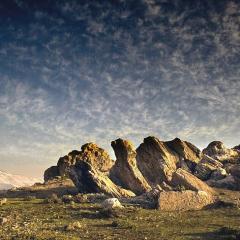 Nubes y Piedras